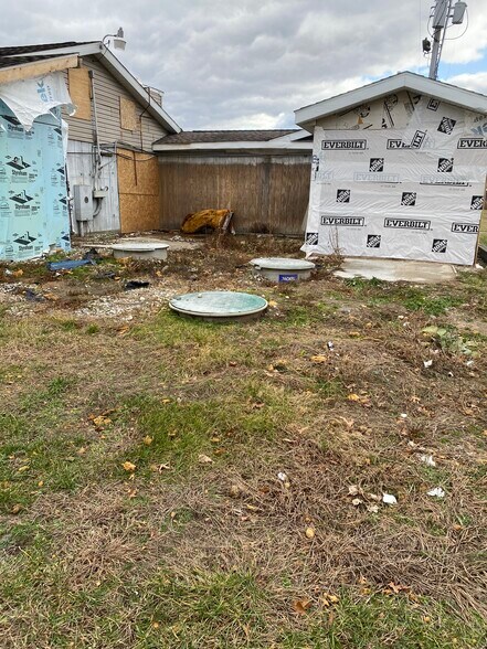 201 W Saginaw Rd, Sanford, MI à vendre - Photo du bâtiment - Image 3 de 58