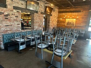 506 E Division St, Arlington, TX à louer Photo intérieure- Image 2 de 8