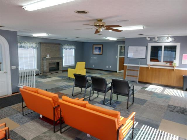 1092 Harrison Ave, Elkins, WV à vendre - Photo du bâtiment - Image 2 de 3