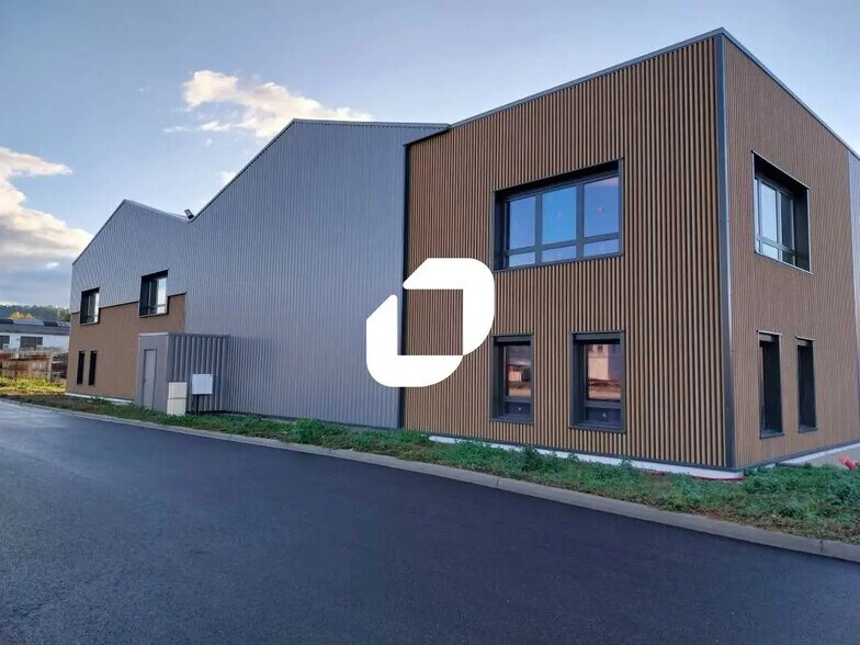 225 Avenue Des Marronniers, Bourgoin-Jallieu for lease - Building Photo - Image 2 of 26