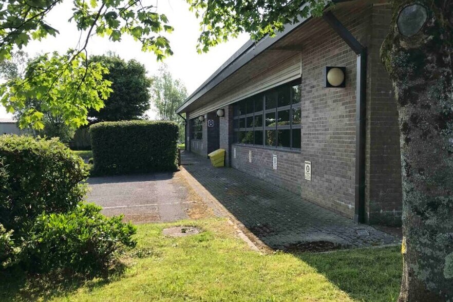 8B Cranmere Rd, Okehampton à vendre - Photo du bâtiment - Image 2 de 12