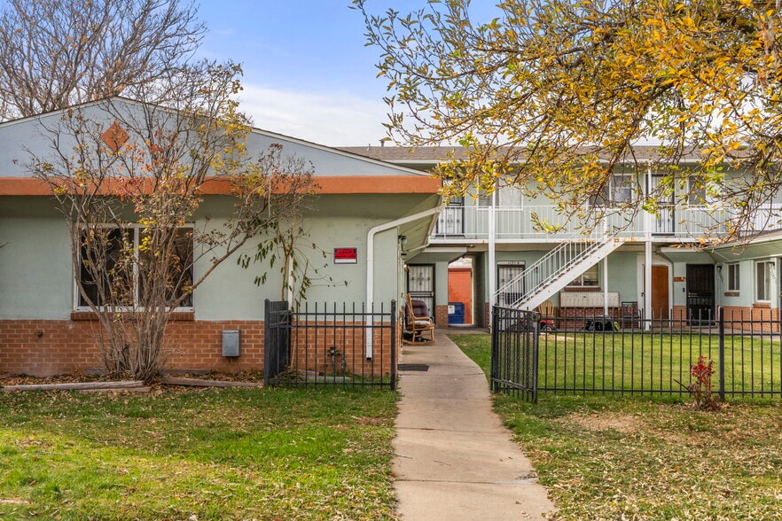 1129 Akron St, Aurora, CO for sale - Building Photo - Image 2 of 17