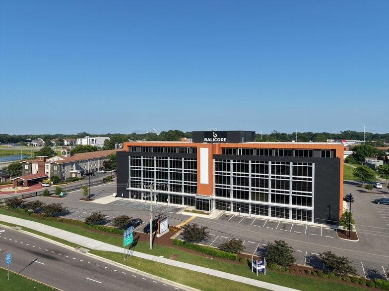 160 Newtown Rd, Virginia Beach, VA for lease - Building Photo - Image 2 of 16