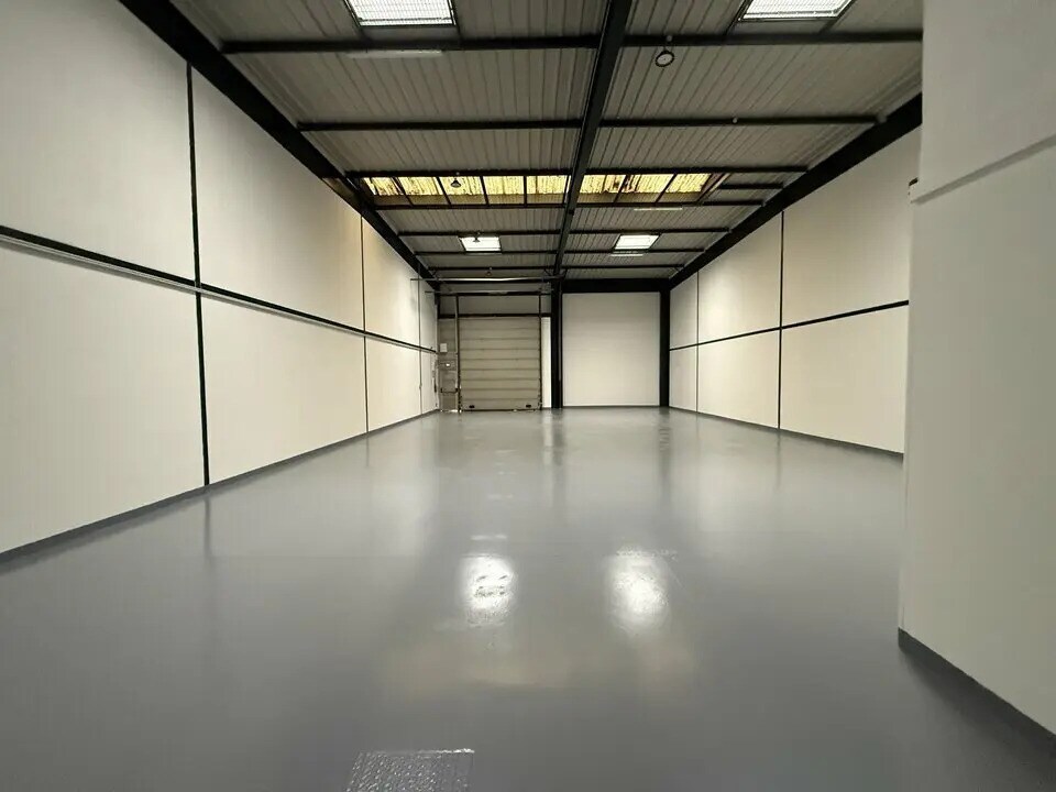 Office in Villepinte for lease Interior Photo- Image 1 of 6