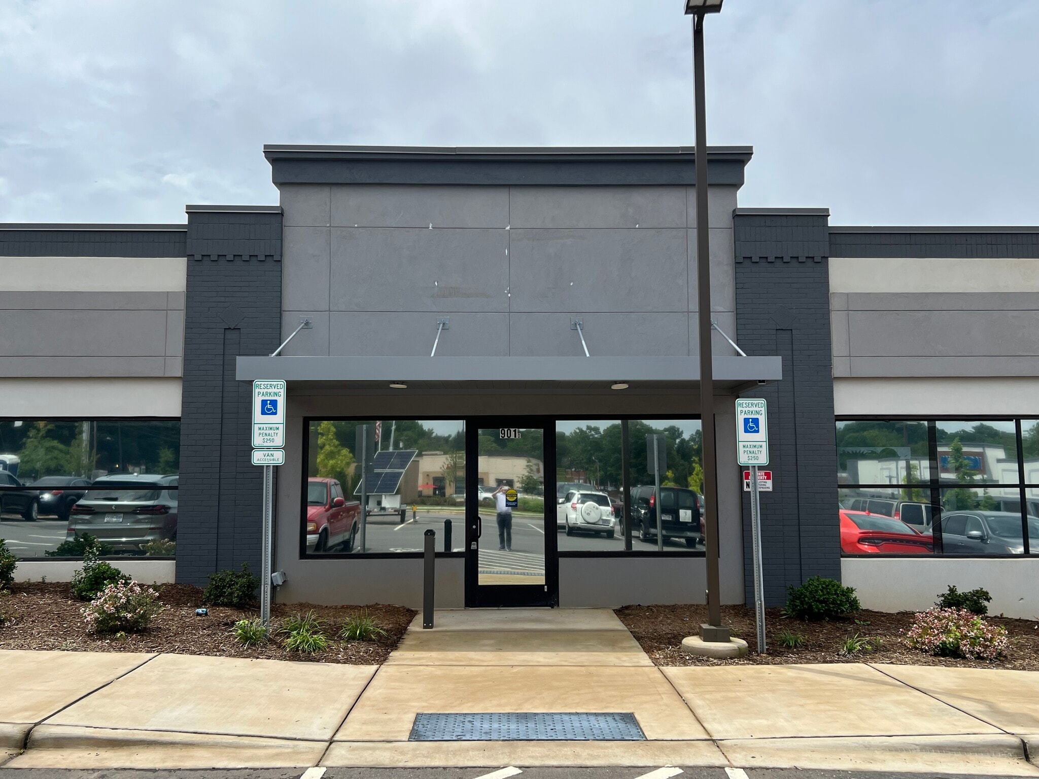 901 N Wendover Rd, Charlotte, NC for lease Building Photo- Image 1 of 9