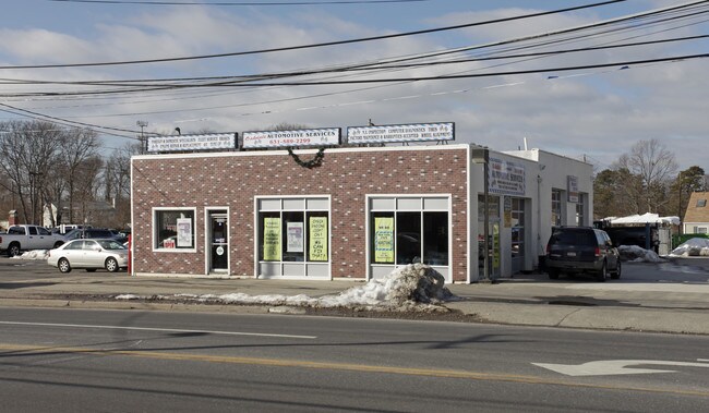 Plus de détails pour 1535 Montauk Hwy, Oakdale, NY - Commerce de détail à louer