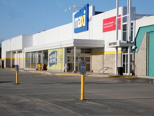 More details for 255 3E Rue E, La Sarre, QC - Retail for Lease