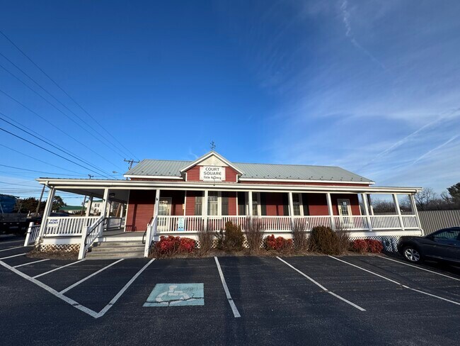 Plus de détails pour 13 Long Meadow Rd, Fishersville, VA - Bureau à vendre