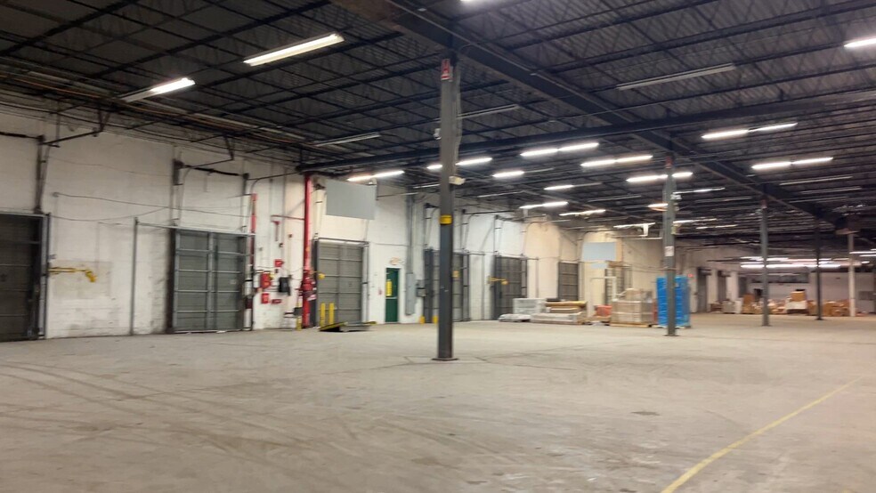 444 North Lane, Conshohocken, PA à louer - Vidéo sur l’inscription commerciale - Image 2 de 11