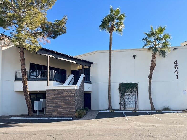 4641 N 12th St, Phoenix, AZ à louer - Photo du bâtiment - Image 3 de 16
