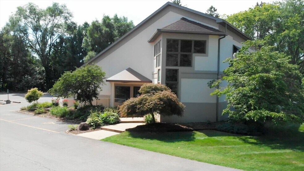 6071 Old Middle Ridge Rd, Lorain, OH à vendre - Vidéo sur l’inscription commerciale - Image 2 de 44