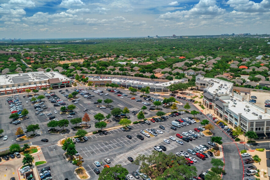 8503 NW Military Hwy, San Antonio, TX à louer - Photo du bâtiment - Image 2 de 20