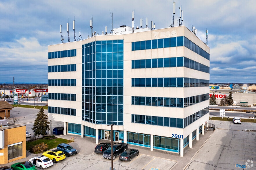 3901 Hwy-7, Vaughan, ON à louer - Photo du bâtiment - Image 2 de 6