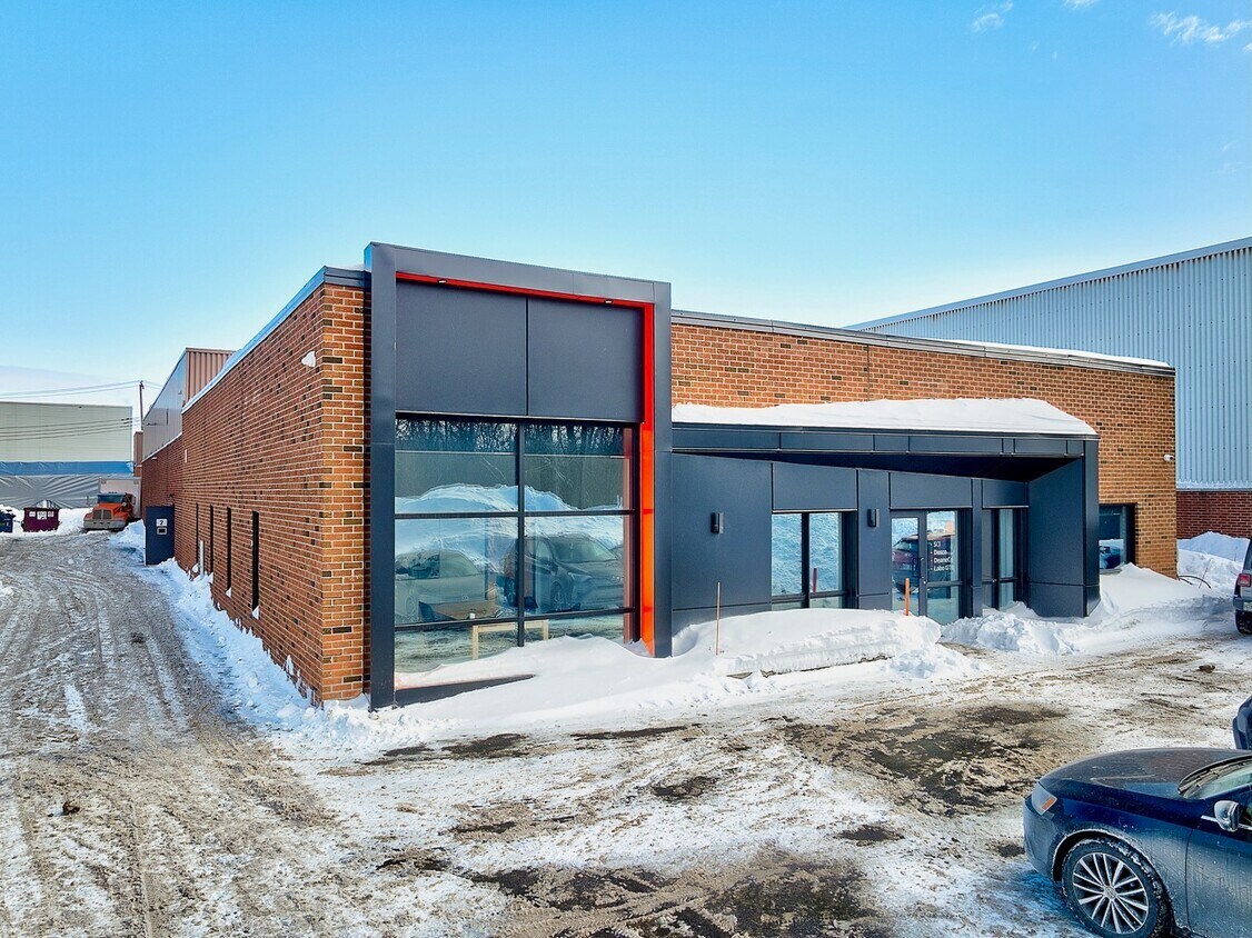 12480 Boul Industriel, Montréal, QC for sale Primary Photo- Image 1 of 5