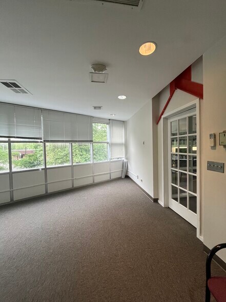 11 Talcott Notch Rd, Farmington, CT for lease - Building Photo - Image 3 of 14