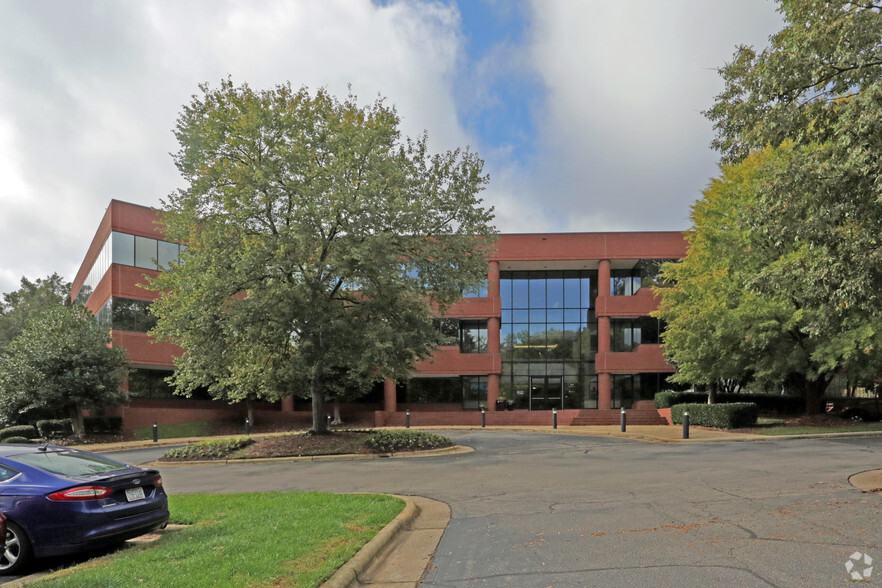 900 Ridgefield Dr, Raleigh, NC for lease - Building Photo - Image 2 of 12