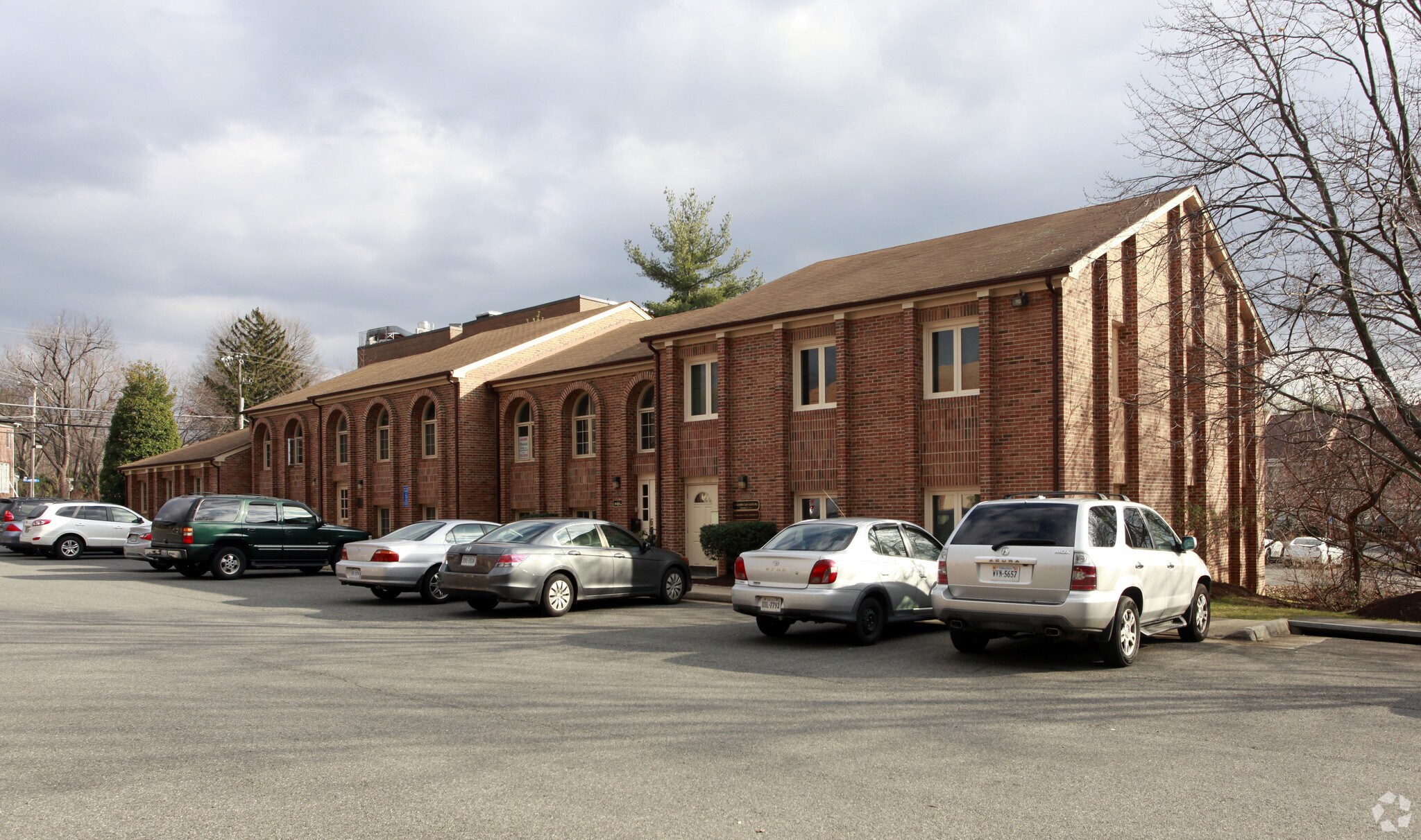7002 Evergreen Ct, Annandale, VA à louer Photo du bâtiment- Image 1 de 8