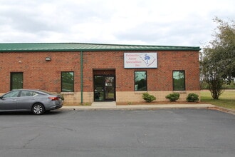 2240 N Douglas St, Florence, SC à louer Photo intérieure- Image 2 de 5