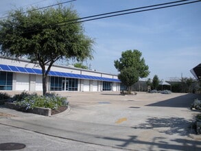 8416 S Breeze Dr, Houston, TX à louer Photo du bâtiment- Image 1 de 8