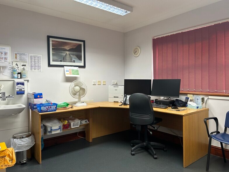 16 Hermitage Rd, Higham for sale - Interior Photo - Image 3 of 17