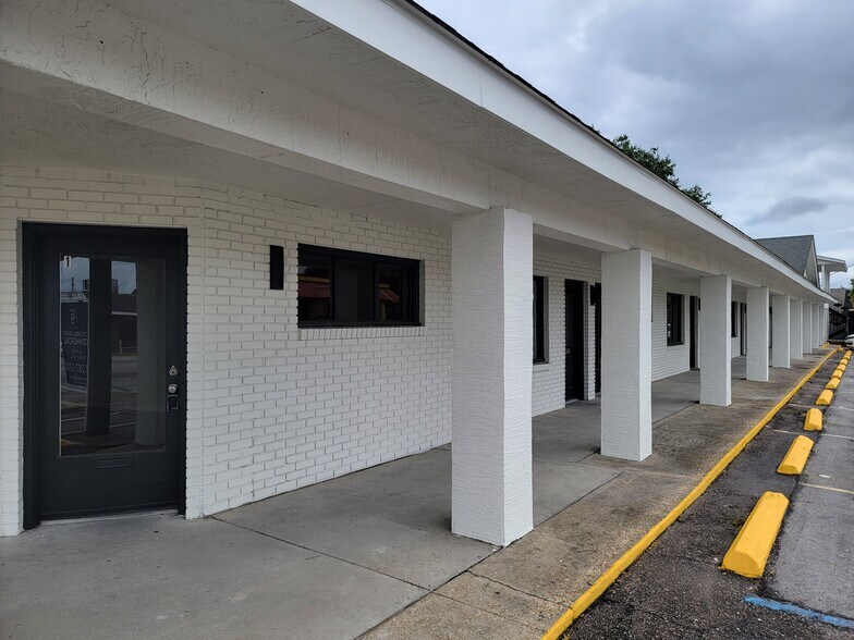 200 Pass Rd, Gulfport, MS à louer - Photo du bâtiment - Image 2 de 12