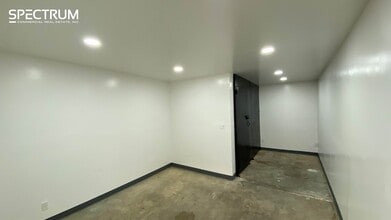 14538-14540 Keswick St, Van Nuys, CA for lease Interior Photo- Image 1 of 3