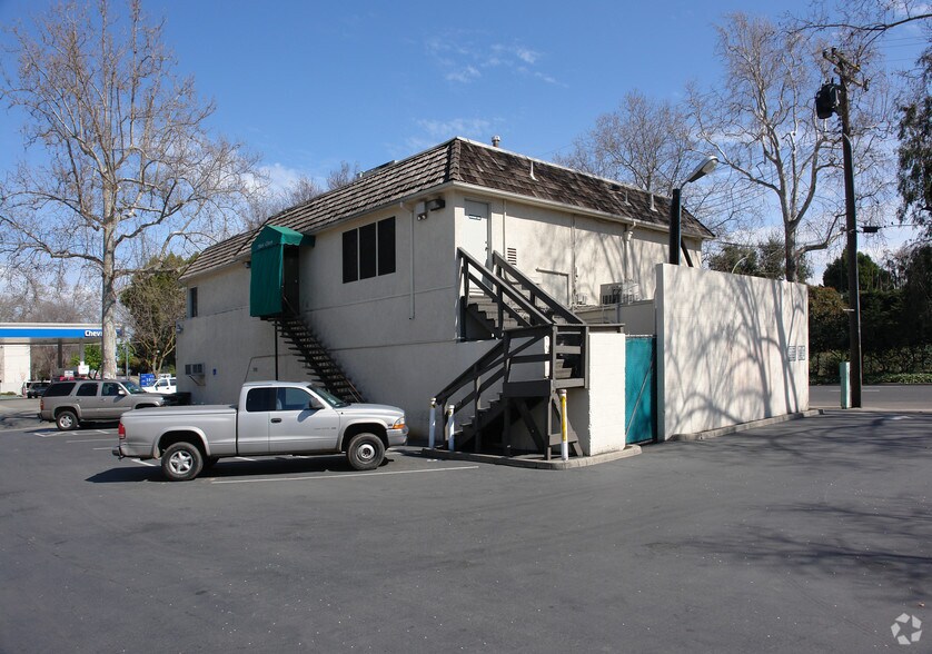 2828-2830 E St, Sacramento, CA à louer - Photo du bâtiment - Image 2 de 4
