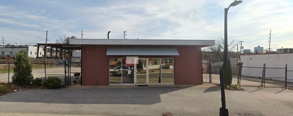 1218 E Magnolia Ave, Knoxville, TN à louer - Photo du bâtiment - Image 2 de 23