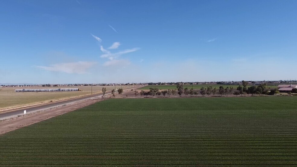 823 W Aten Rd, Imperial, CA à vendre - Photo du bâtiment - Image 3 de 20