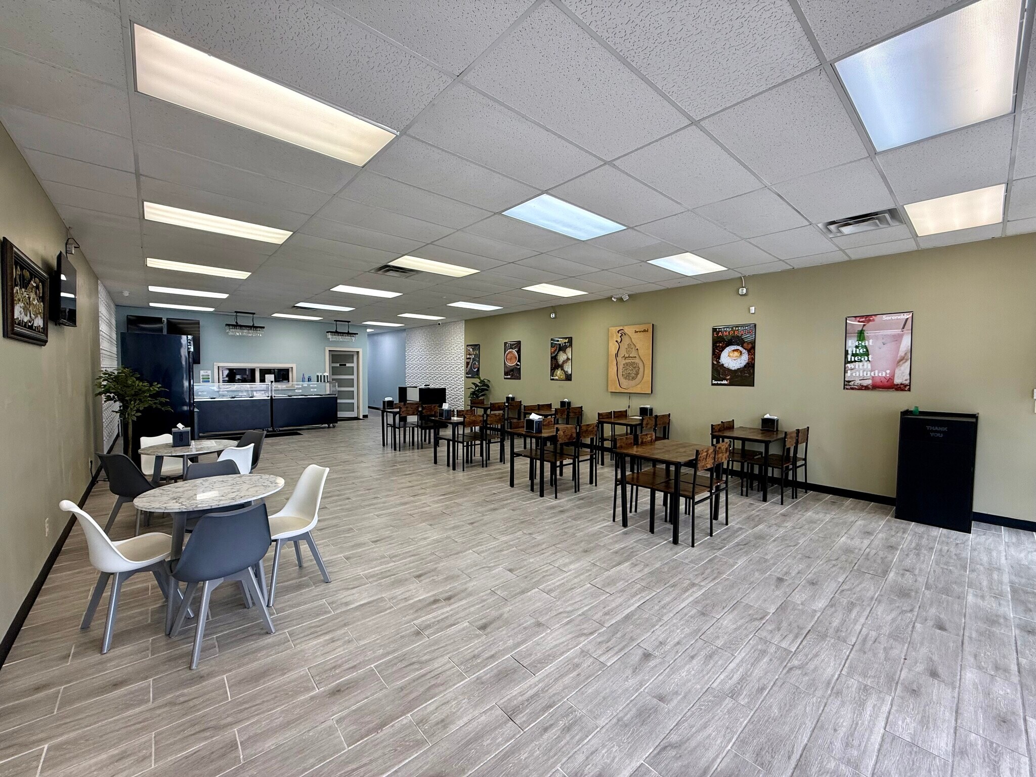3700-3708 N Woodlawn Blvd, Wichita, KS for lease Interior Photo- Image 1 of 4