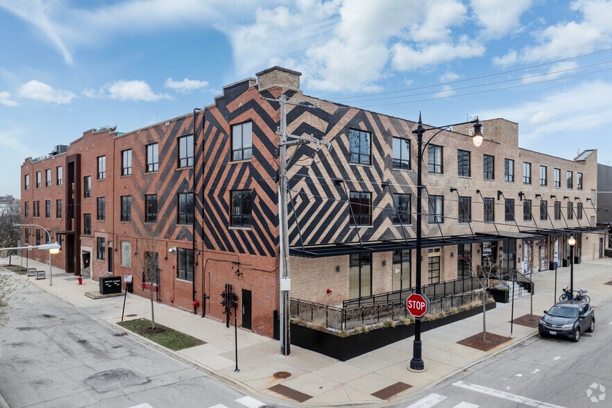 1400 N Kingsbury St, Chicago, IL à louer - Photo du bâtiment - Image 1 de 11