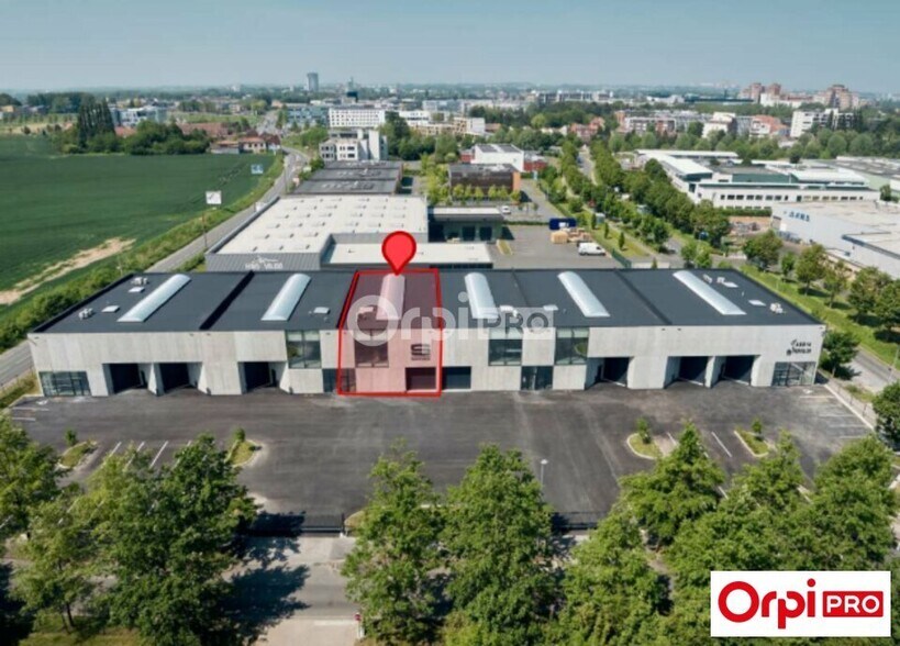 Industrial in Loos for lease - Aerial - Image 2 of 9