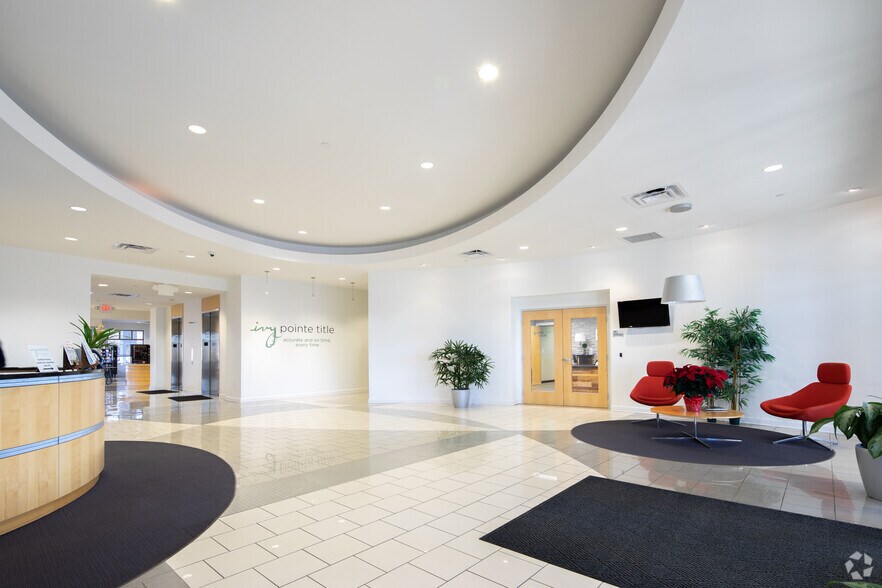 4270 Ivy Pointe Blvd, Cincinnati, OH à louer - Hall d’entrée - Image 3 de 5
