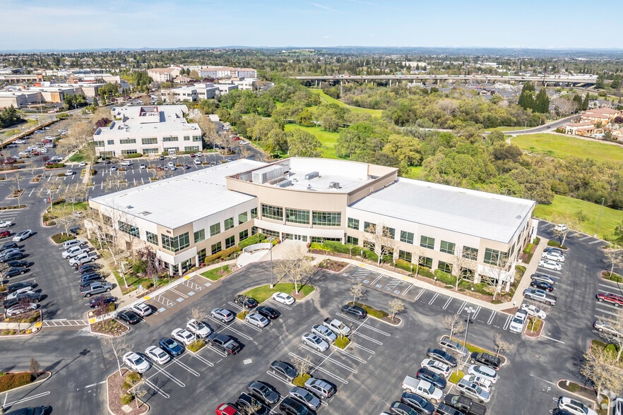 1075 Creekside Ridge Dr, Roseville, CA for lease - Aerial - Image 3 of 8