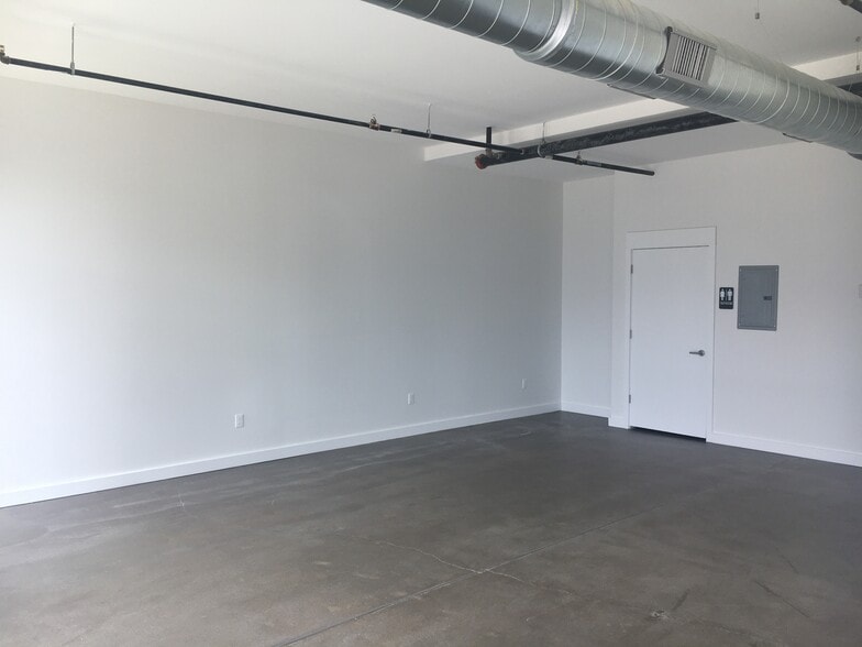 435 NW 12th St, Oklahoma City, OK for lease - Interior Photo - Image 3 of 5