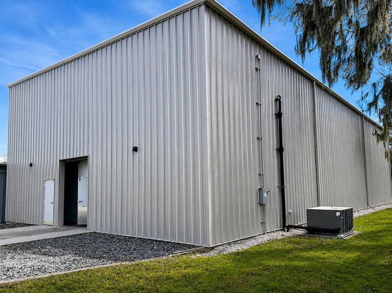 2501 E President St, Savannah, GA for lease - Building Photo - Image 3 of 11