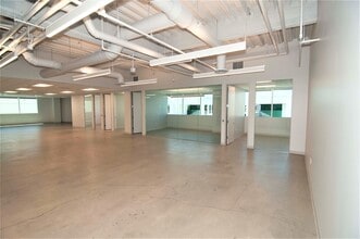 333 N Glenoaks Blvd, Burbank, CA for lease Interior Photo- Image 2 of 2