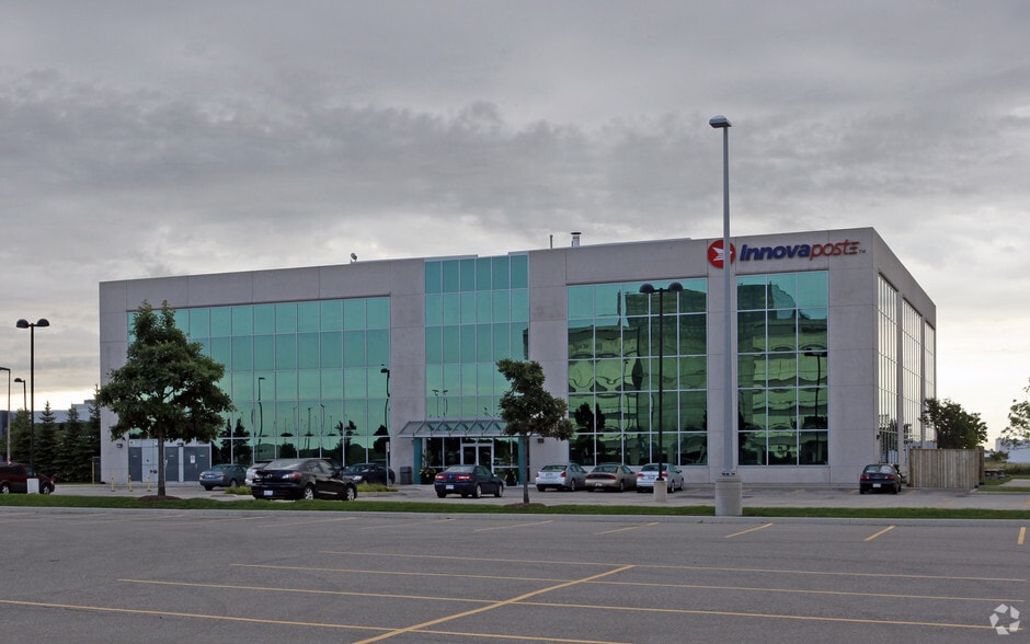 5280 Solar Dr, Mississauga, ON for sale - Building Photo - Image 3 of 16