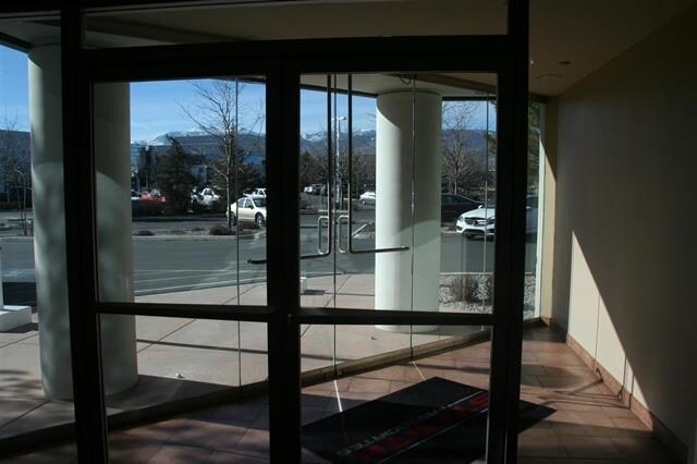 9855 Double R Blvd, Reno, NV à louer - Photo intérieure - Image 2 de 13