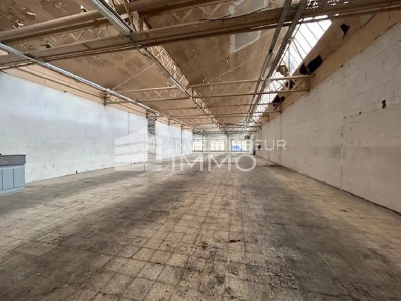Flex in Bobigny for lease - Interior Photo - Image 3 of 3