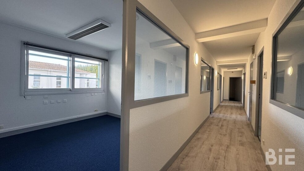 3 Rue Henry Frugès, Pessac for sale - Interior Photo - Image 3 of 4