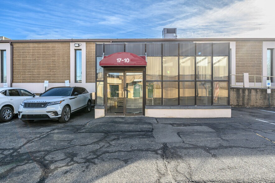 17-10 River Rd, Fair Lawn, NJ à vendre - Photo du bâtiment - Image 2 de 21