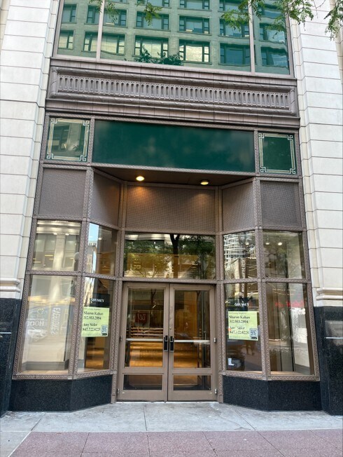 1 N State St, Chicago, IL for lease Building Photo- Image 1 of 1