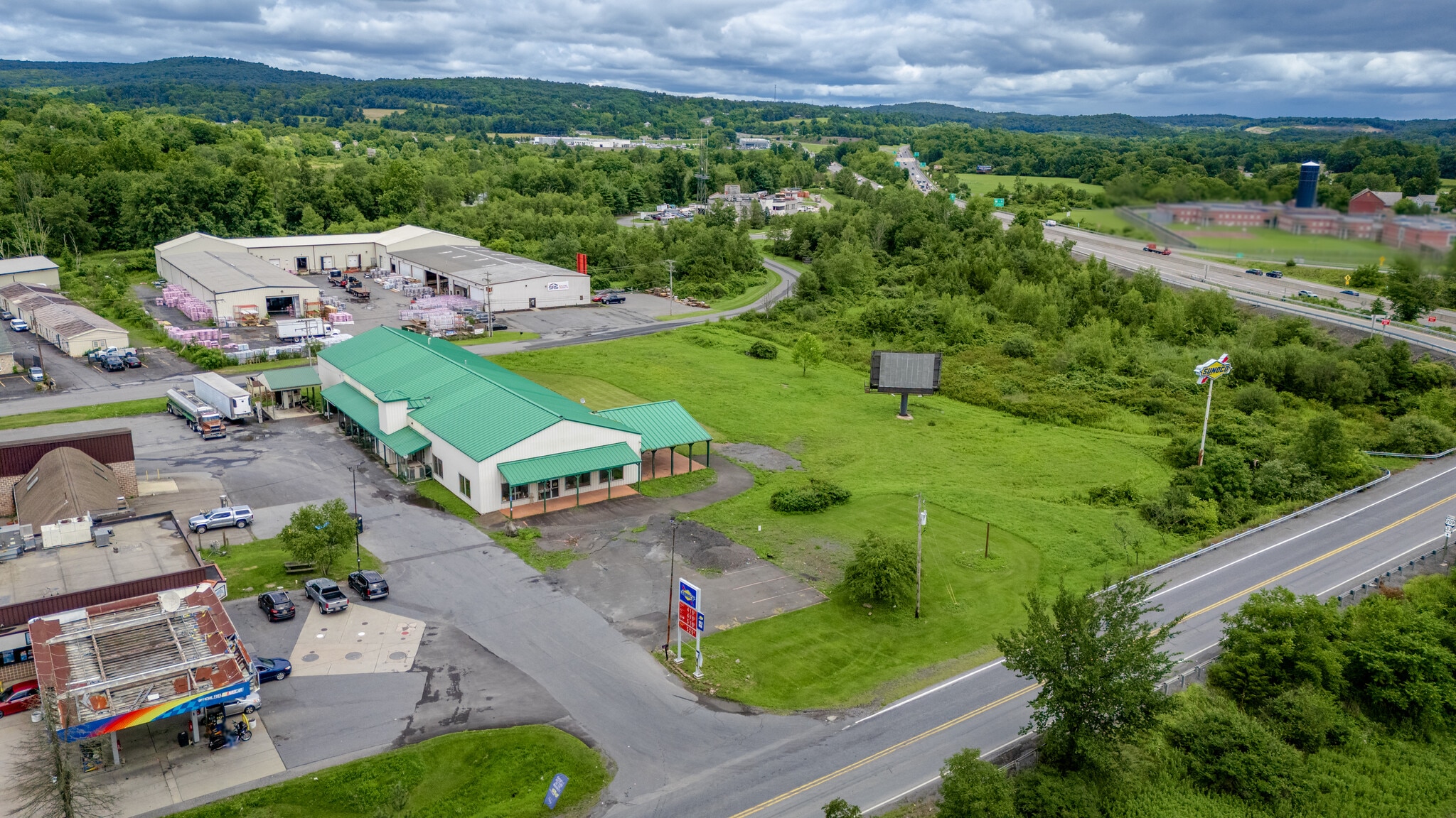 4300 Manor Dr, Stroudsburg, PA for lease Primary Photo- Image 1 of 4