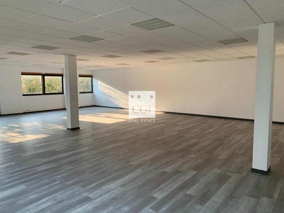 Office in Saint-Priest for lease Interior Photo- Image 1 of 1