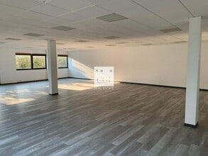 Office in Saint-Priest for lease Interior Photo- Image 1 of 1