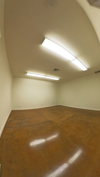 11800-11814 Woodruff Ave, Downey, CA for lease - Interior Photo - Image 3 of 11