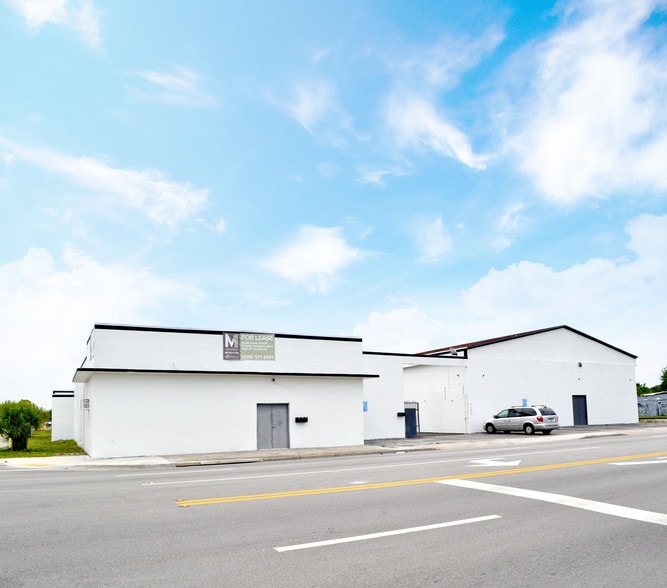 7200 NW 7th Ave, Miami, FL à louer - Photo du bâtiment - Image 2 de 3