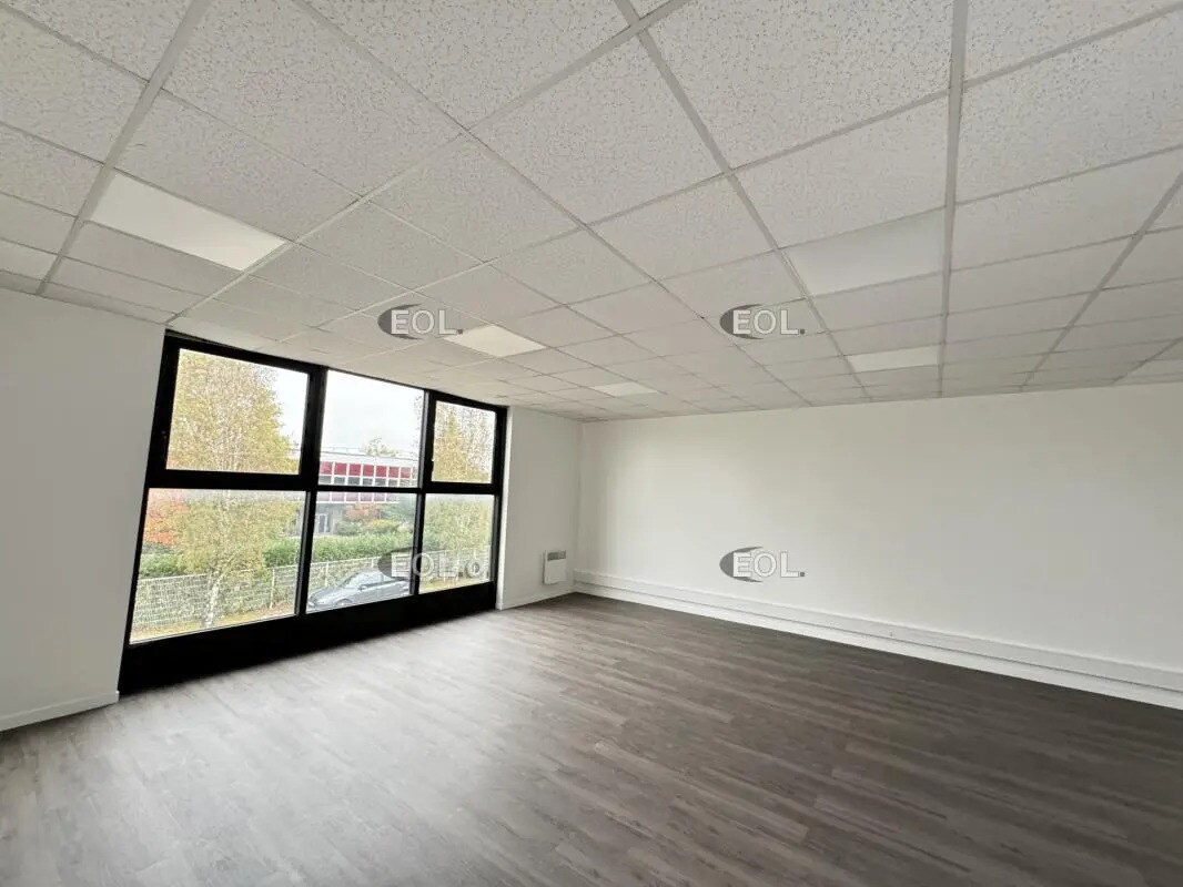 Flex in Coignières for lease Interior Photo- Image 1 of 12