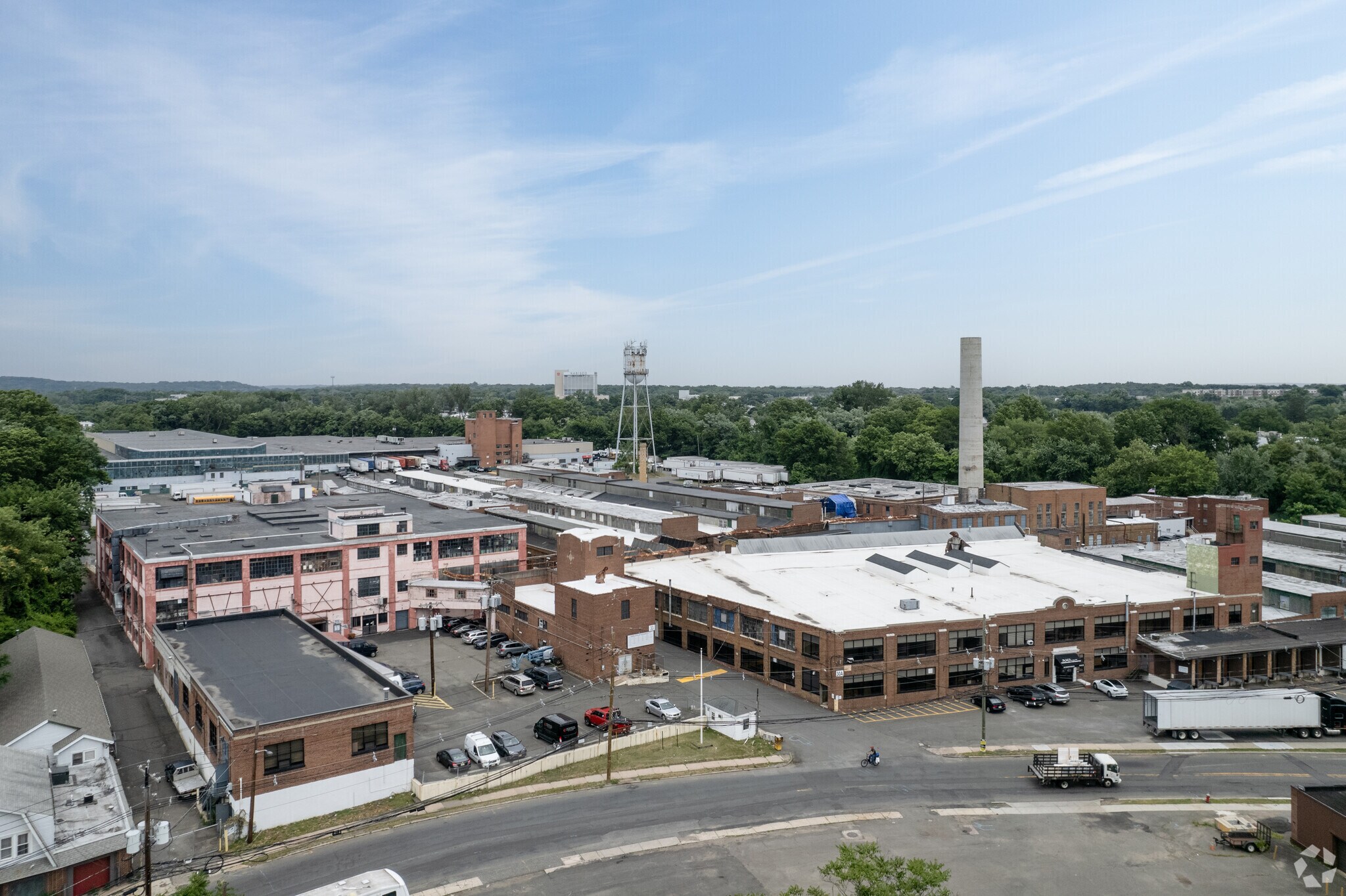 20-21 Wagaraw Rd, Fair Lawn, NJ à louer Photo principale- Image 1 de 5